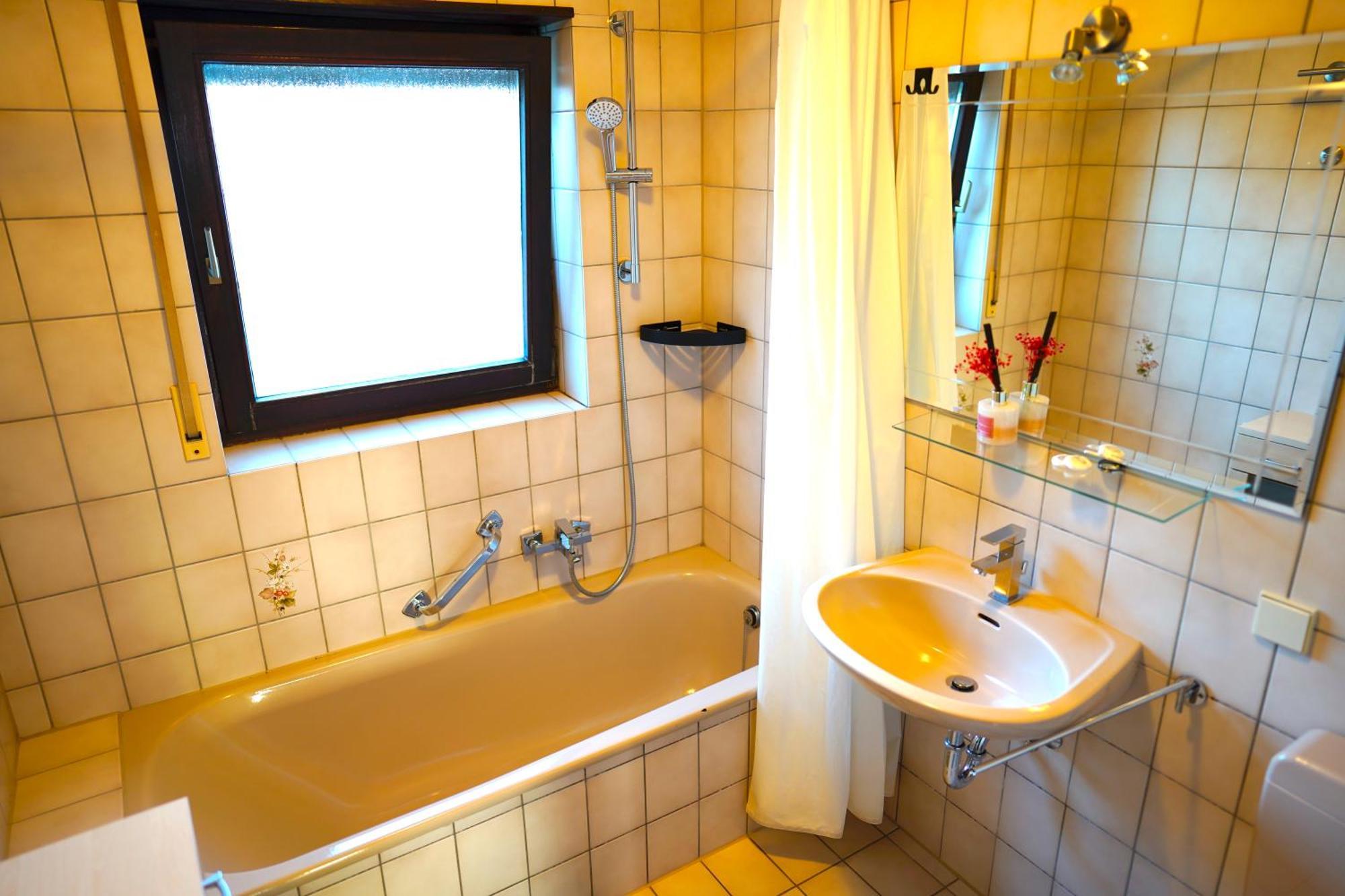 Grosse Ferienwohnung, Apartment In Leimen Wehome Komfort Exterior foto